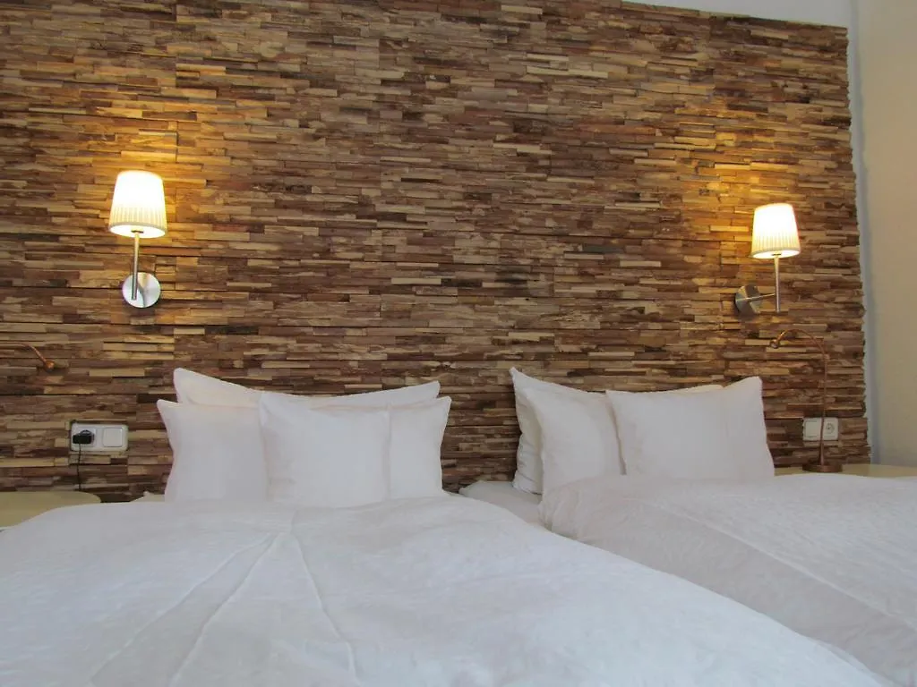 Hotel Almrausch Bad Reichenhall 3*,